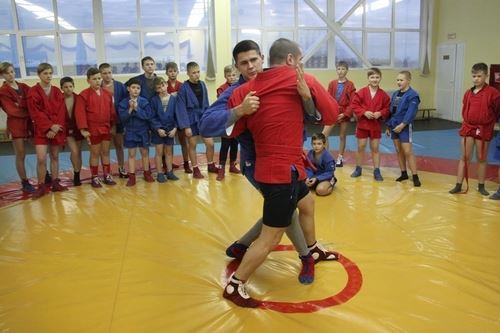 
<p>                                Александр Сарайкин провёл мастер-класс для юных спортсменов</p>
<p>                        